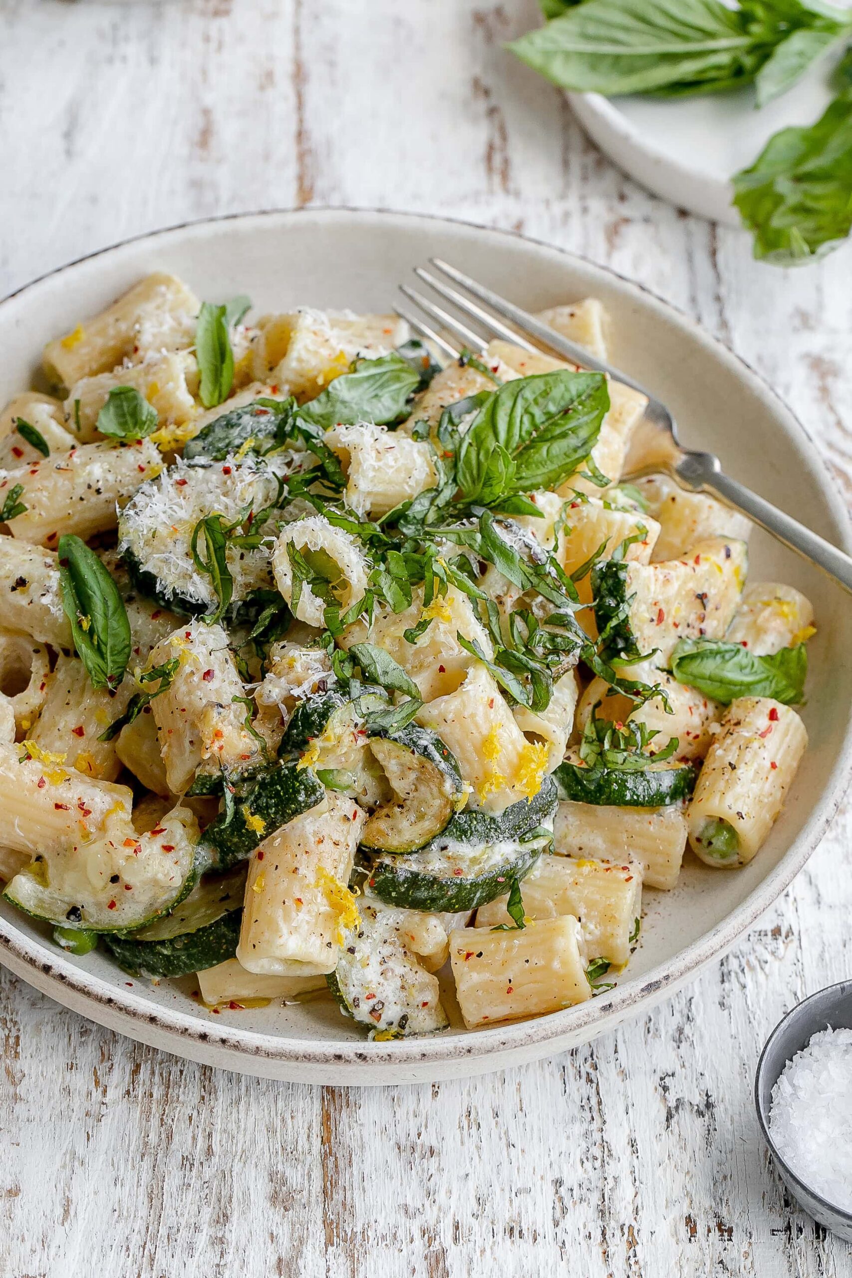 zucchini ricotta pasta in a bowl.