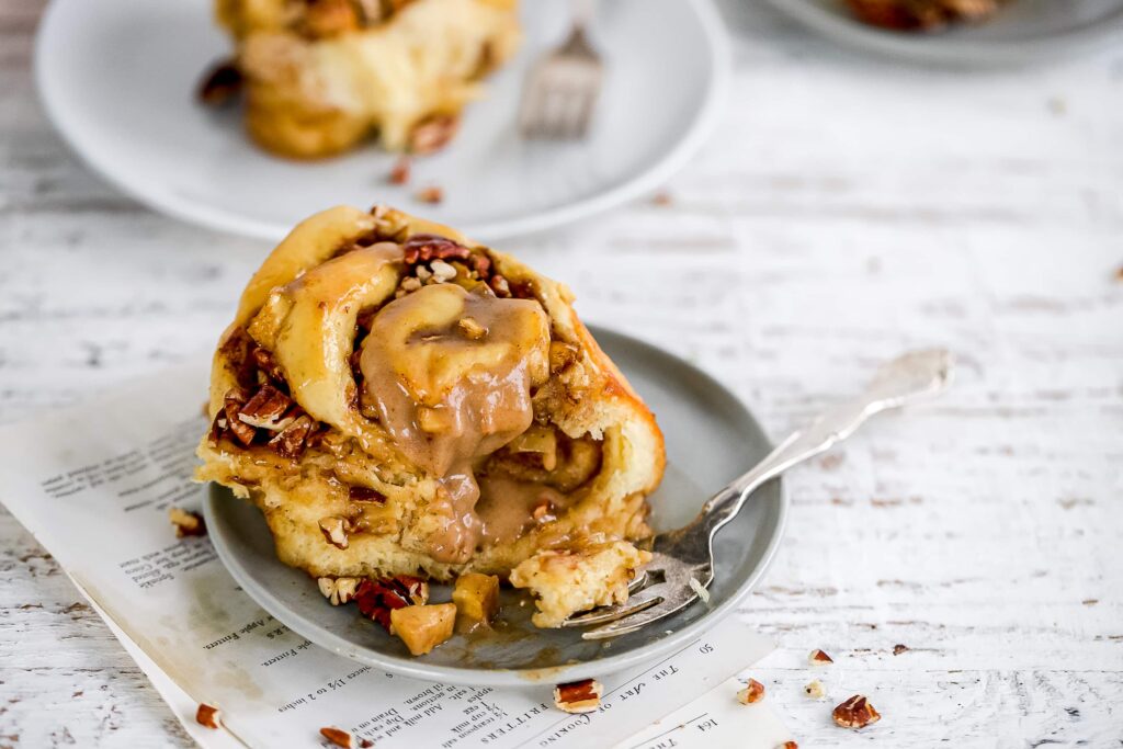 Cinnamon rolls with apple pie filling