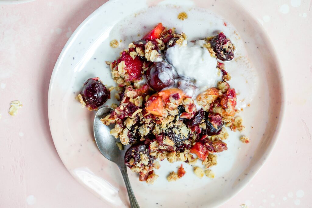 healthy peach crisp